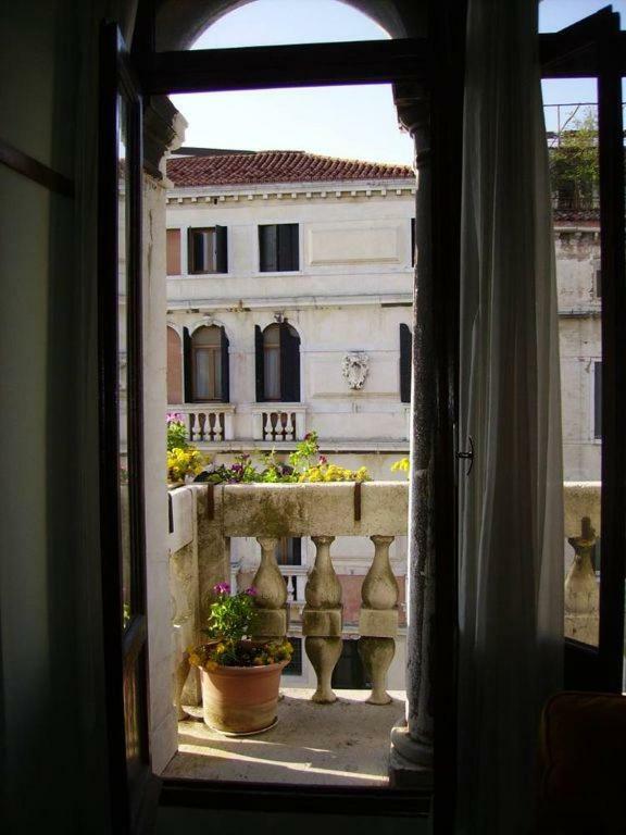 Ca Dei Fioi Piano Nobile In Palazzo Del 1500 Venice